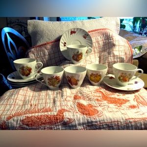 VINTAGE OLD NUREMBERG BAVARIA GERMANY 6-CUPS & 5-SAUCERS